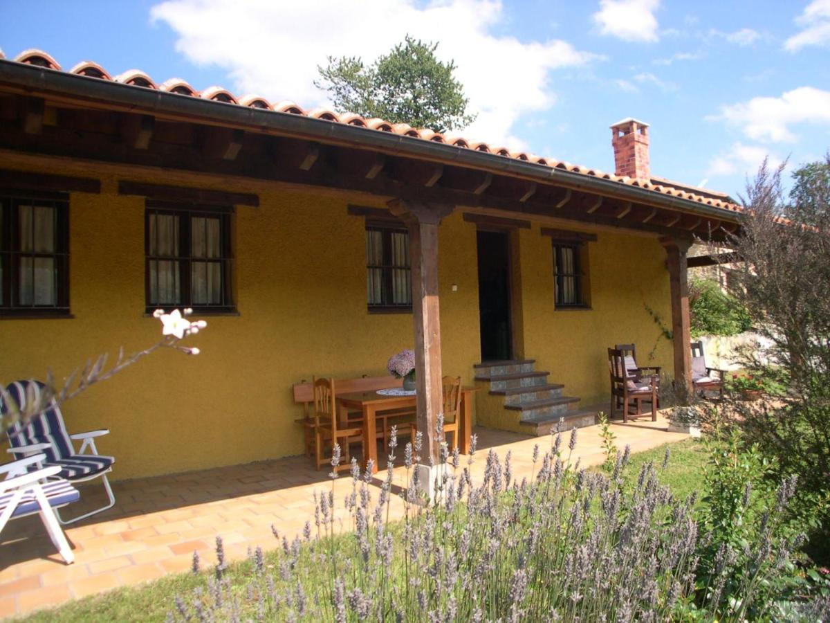 Gasthaus Turismo Rural El Sidron Piloña Exterior foto