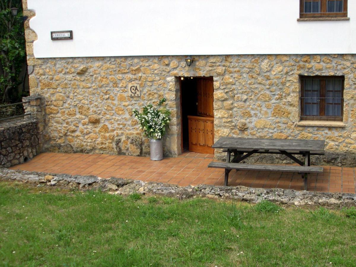 Gasthaus Turismo Rural El Sidron Piloña Exterior foto