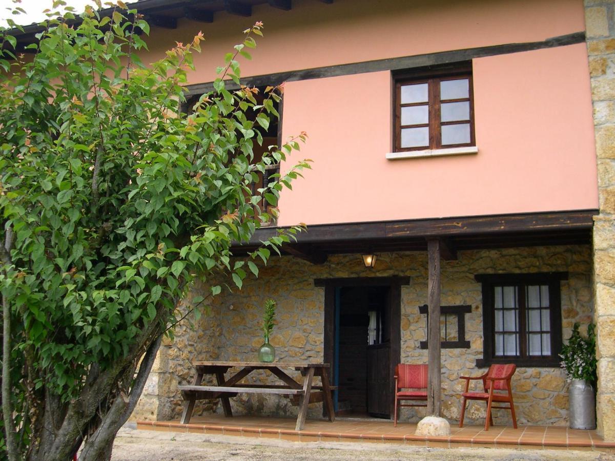 Gasthaus Turismo Rural El Sidron Piloña Exterior foto