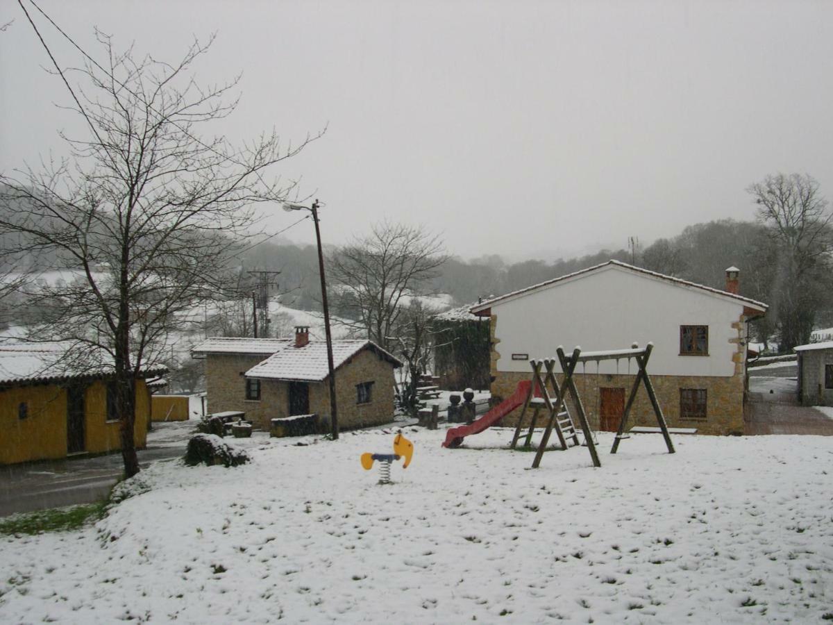 Gasthaus Turismo Rural El Sidron Piloña Exterior foto