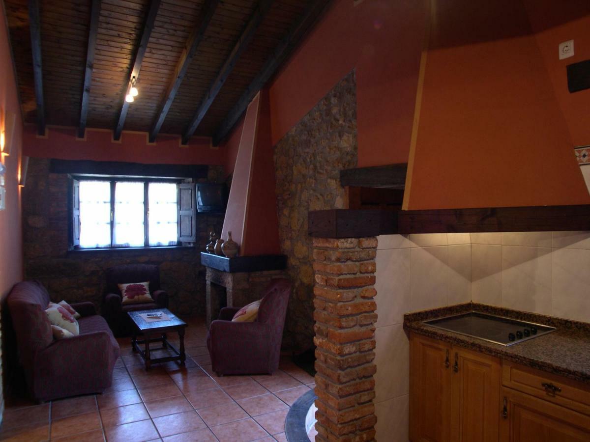 Gasthaus Turismo Rural El Sidron Piloña Exterior foto